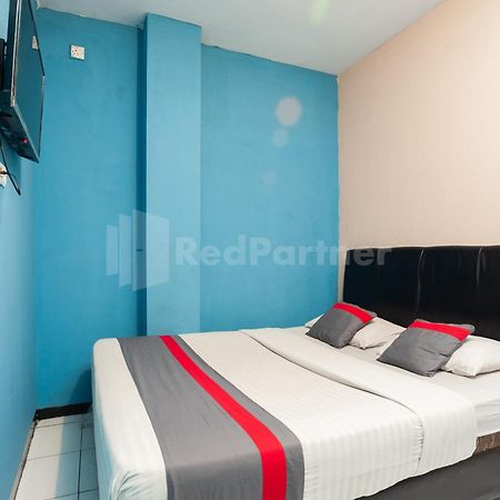 J&B Rooms Pramuka Jakarta Mitra Reddoorz Εξωτερικό φωτογραφία
