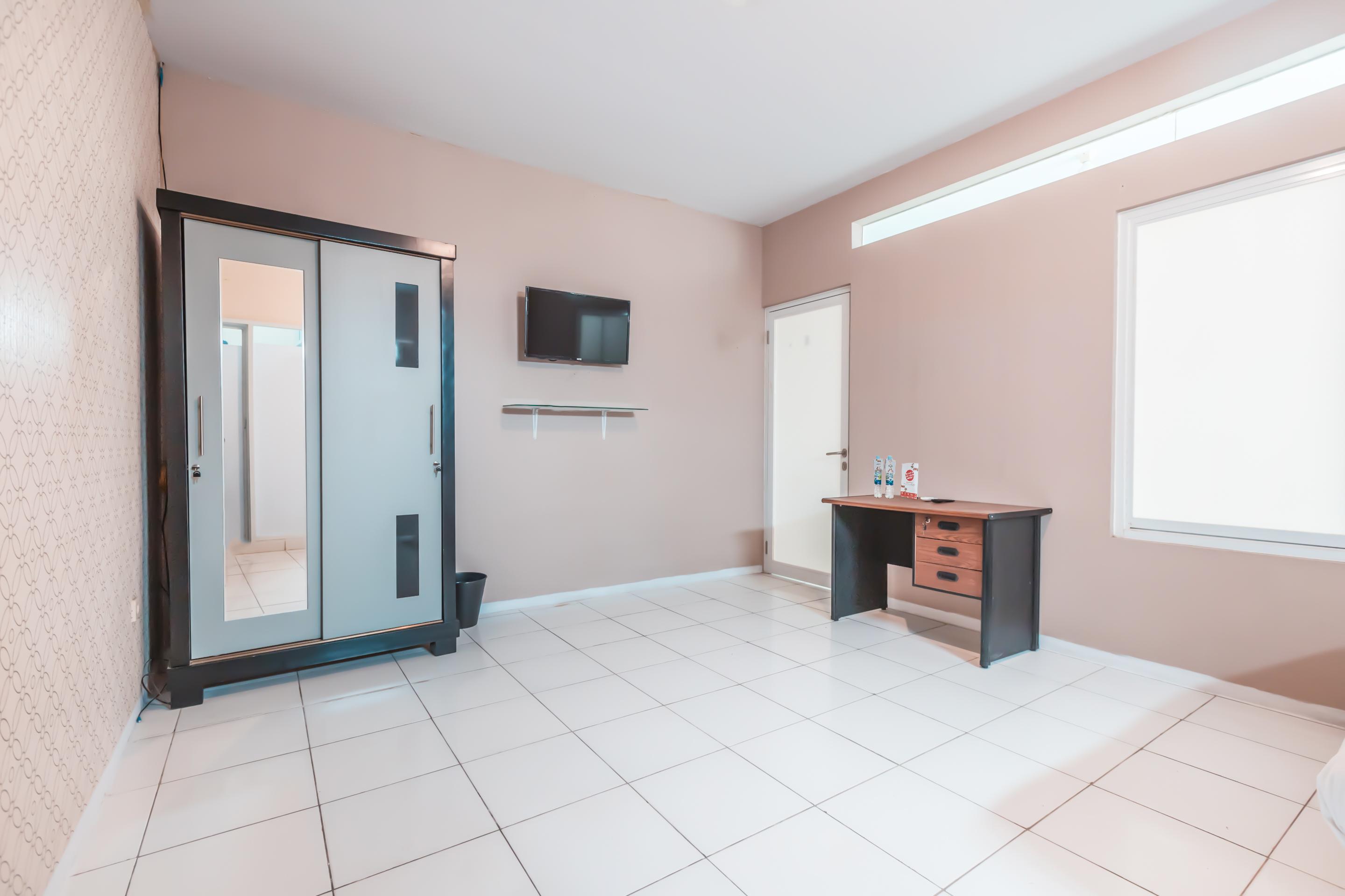 J&B Rooms Pramuka Jakarta Mitra Reddoorz Εξωτερικό φωτογραφία