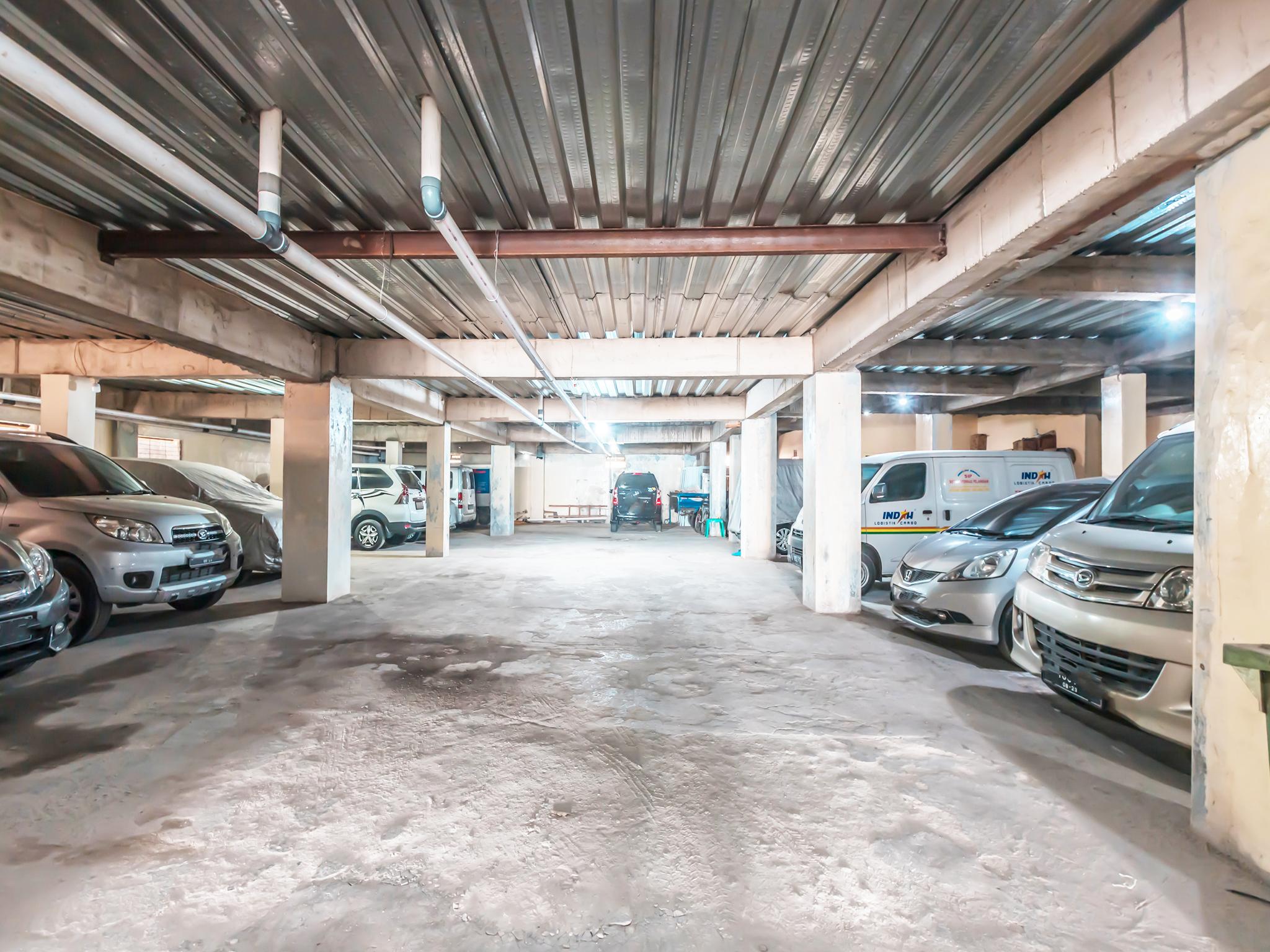 J&B Rooms Pramuka Jakarta Mitra Reddoorz Εξωτερικό φωτογραφία